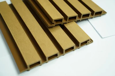 Высокое качество совместной экструзии WPC облицовки стен древесно-пластиковой композитной панели 219x26 мм